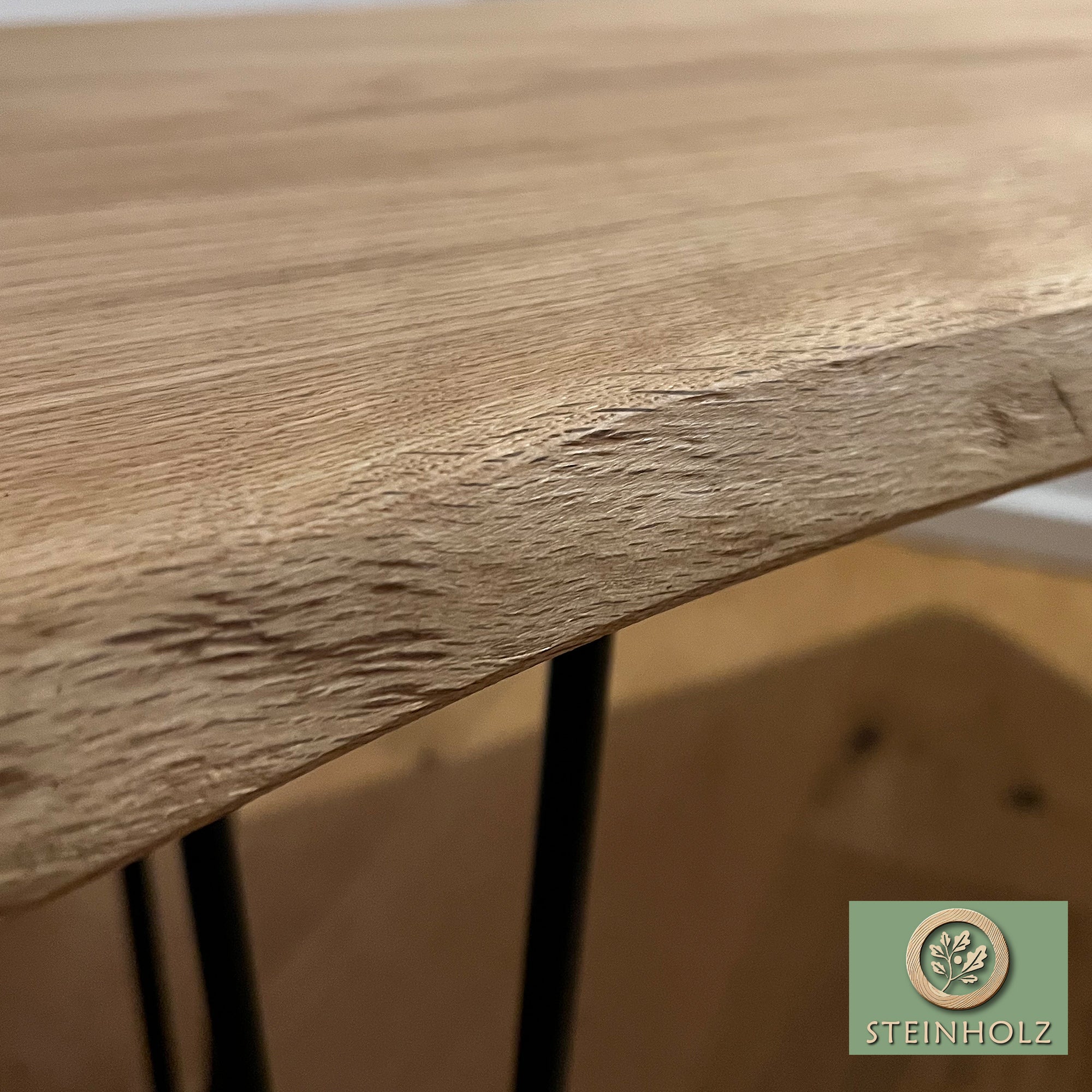 Oak coffee table with tree edge – Elegant design made of sustainable wood