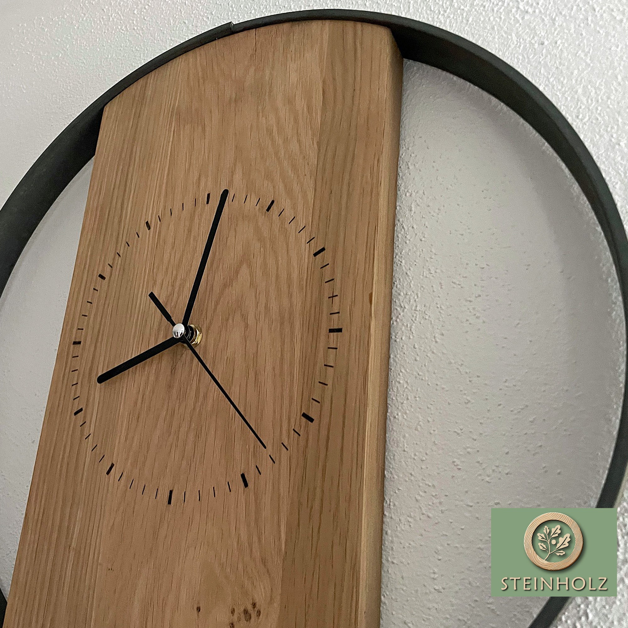 Oak wall clock with iron ring – rustic design meets modern elegance